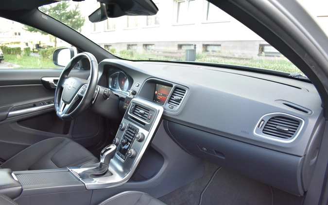 Volvo V60 cena 57900 przebieg: 162000, rok produkcji 2016 z Krzanowice małe 781
